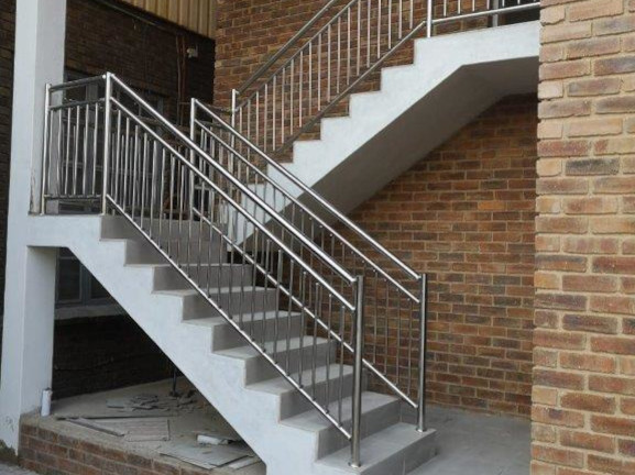 vertical tube balustrades skyport